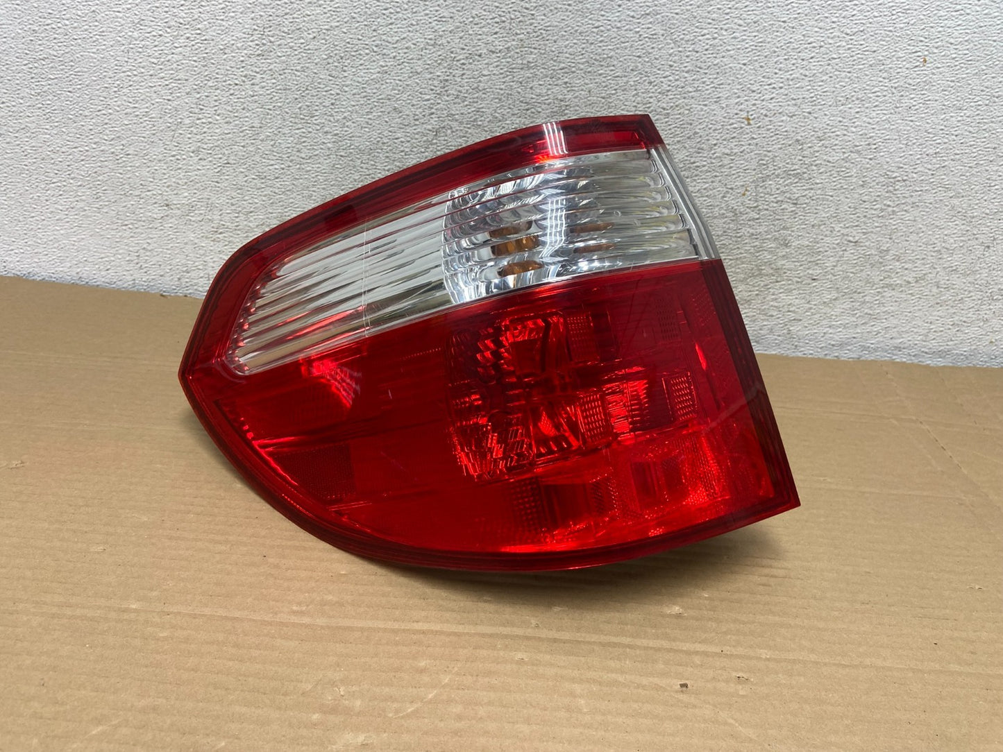 2005 2006 2007 Honda Odyssey Left Driver LH Side Tail Light AG8847 DW0