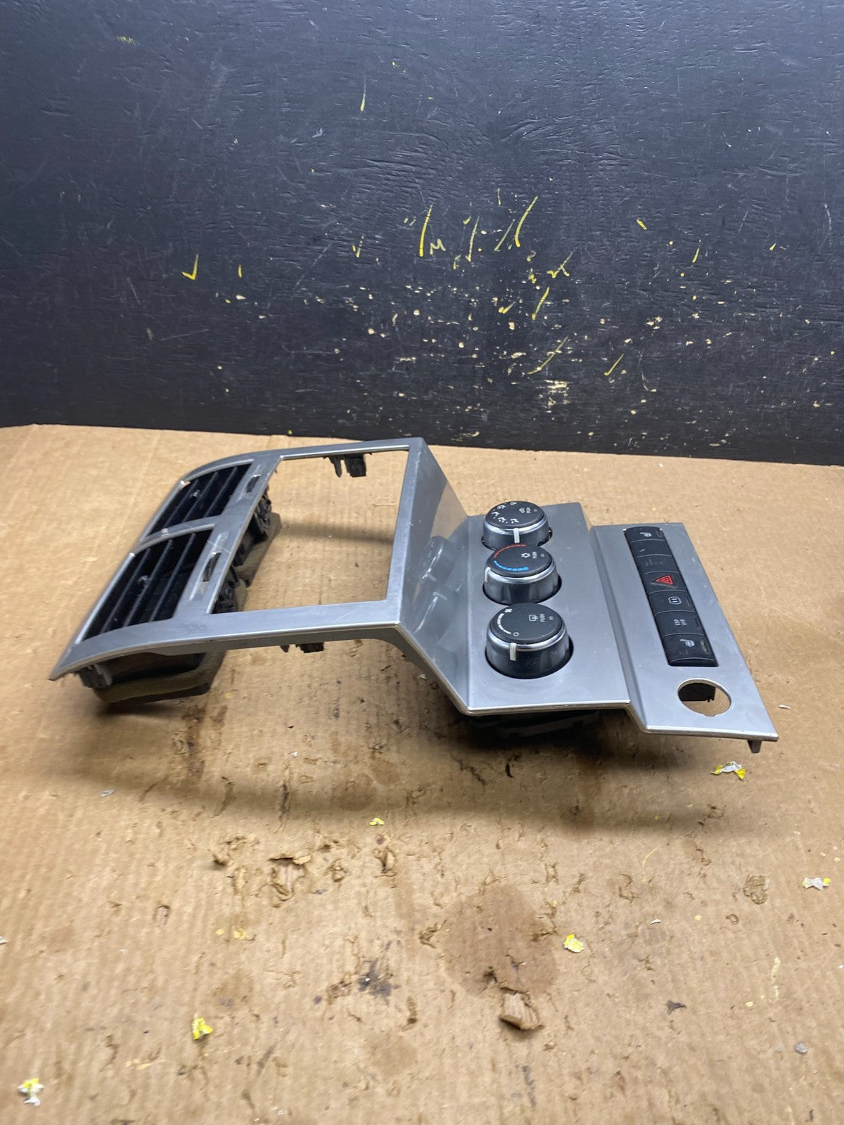 2007 to 2012 Dodge Nitro Dash Climate Temperature Control Radio Bezel Z7250 DG1