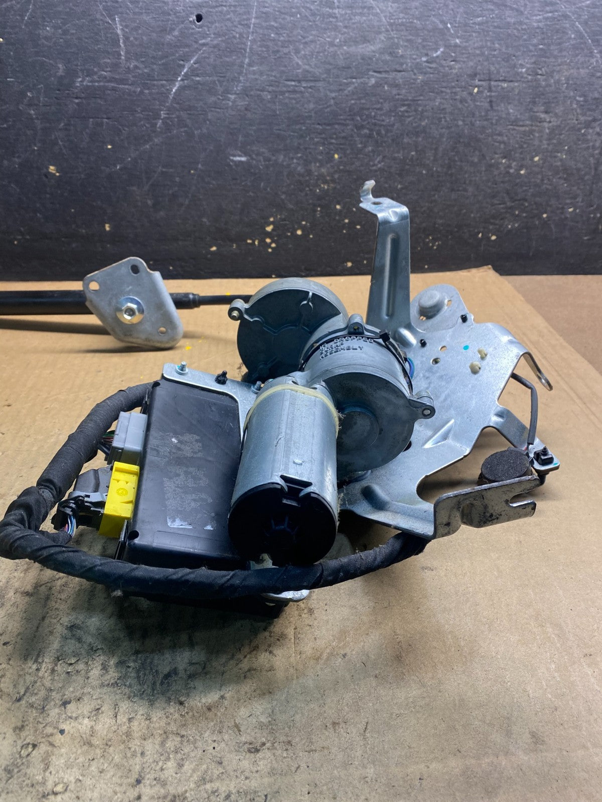 2010-2019 Licnoln MKT Power Motor Liftgate Tailgate Control Module Oem Z2412  DG1