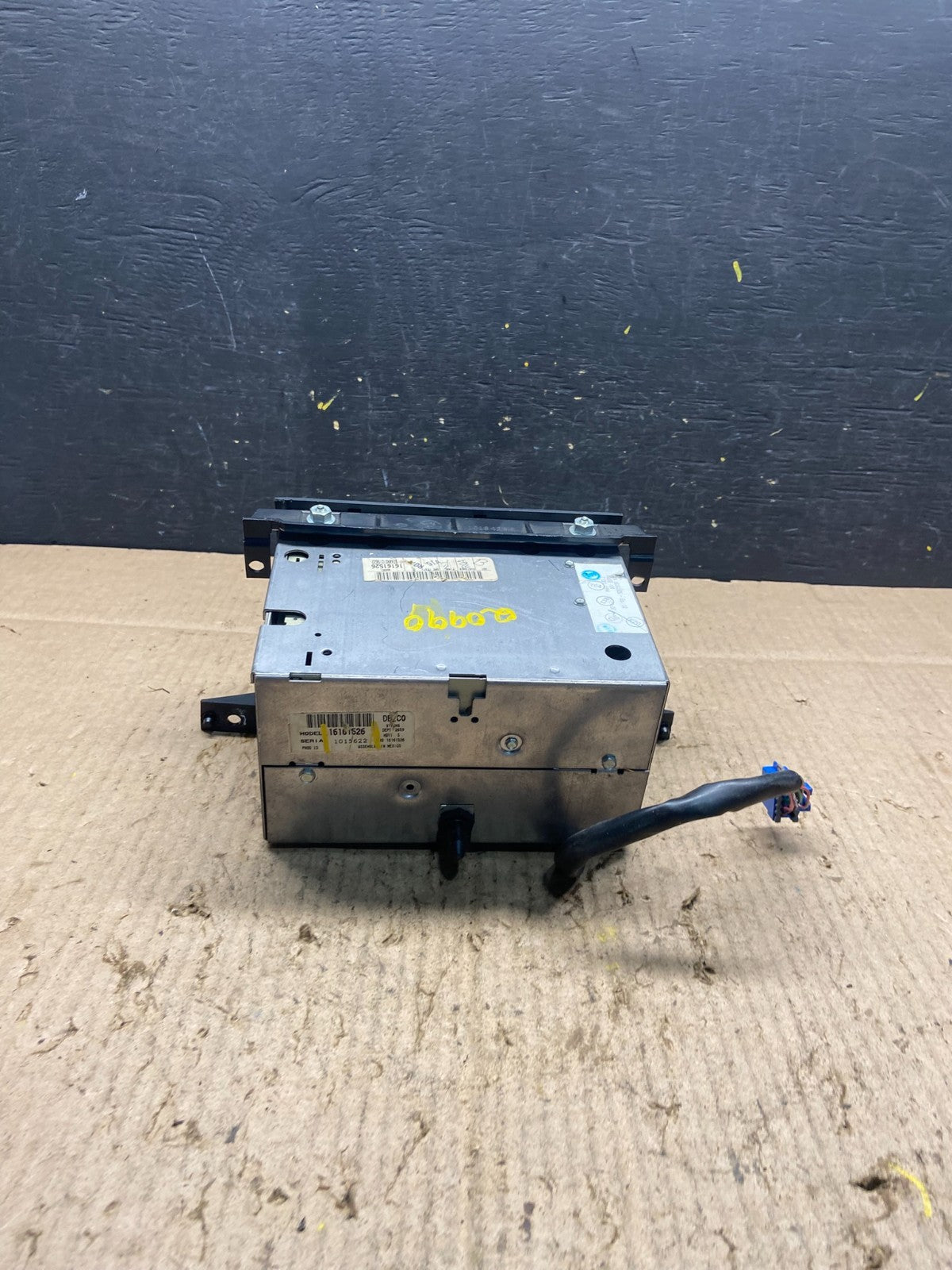 1993 1994 1995 Cadillac Fleetwood Deville AM/FM Radio CD Player q0990 DG3