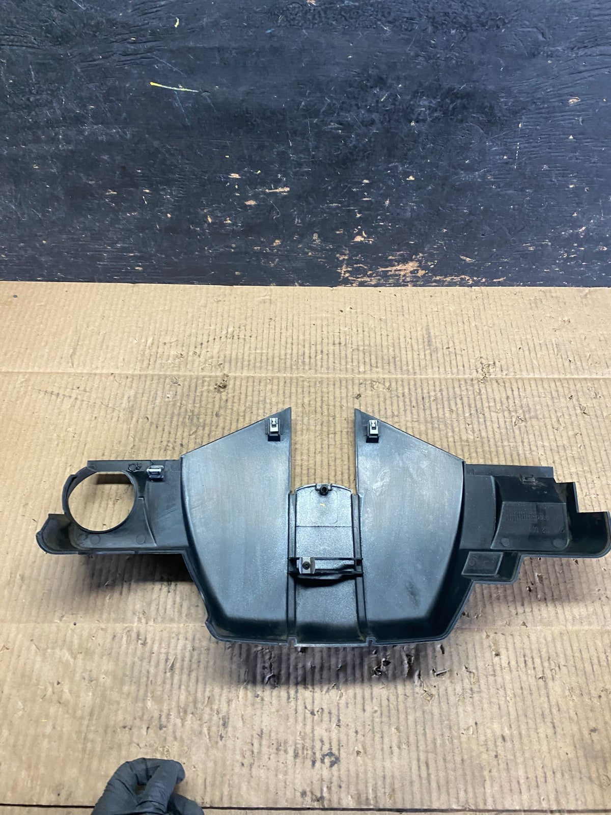 2002 to 2006 Mercedes C240 Engine Air Intake Cleaner Box t6775 DG4