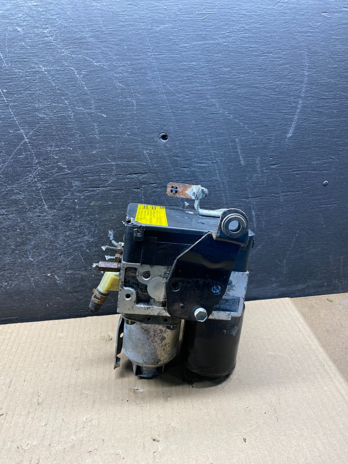 2004 - 2009 Toyota Prius ABS Brake Pump Anti Lock Module AH7376 DG2