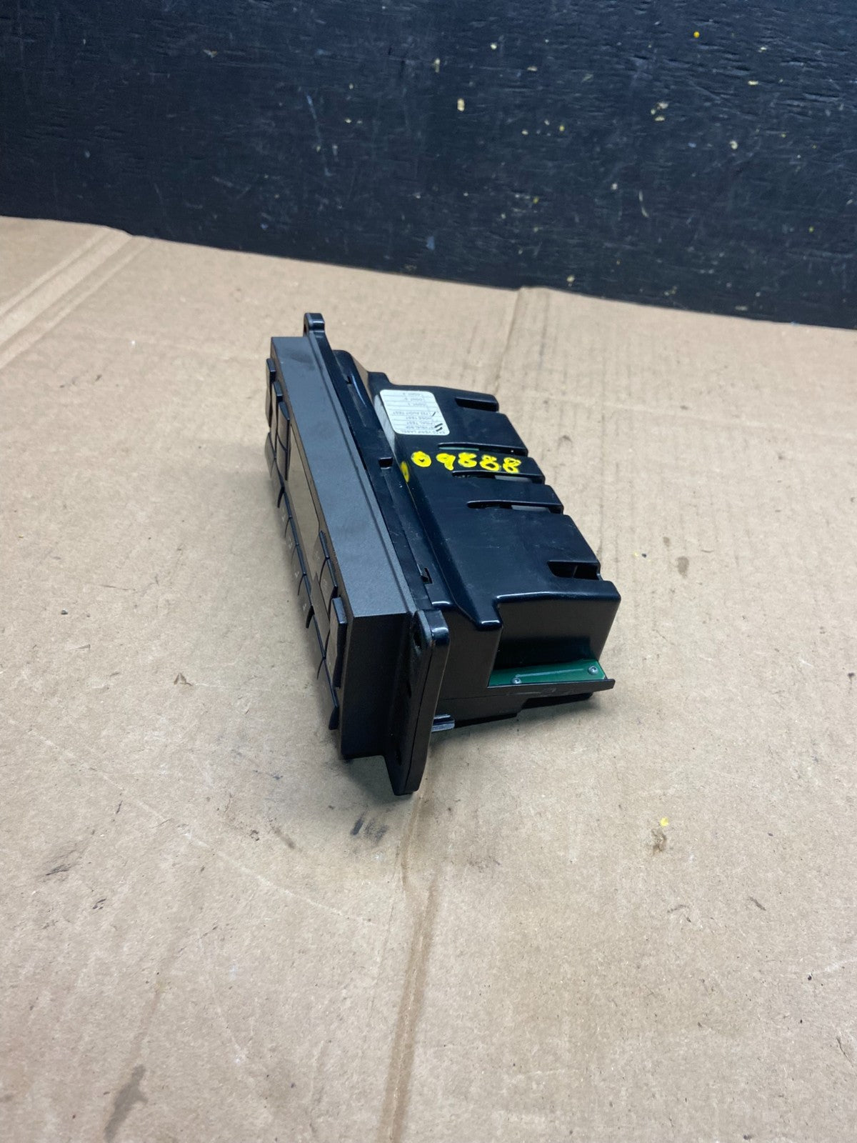2003 to 2006 Lincoln Town Car OEM Climate Control Panel O9888 OEM DG2
