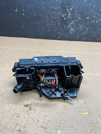 2011 - 2014 Volkswagen  Jetta Center Climate Control Panel AC Heater W1701 DG3