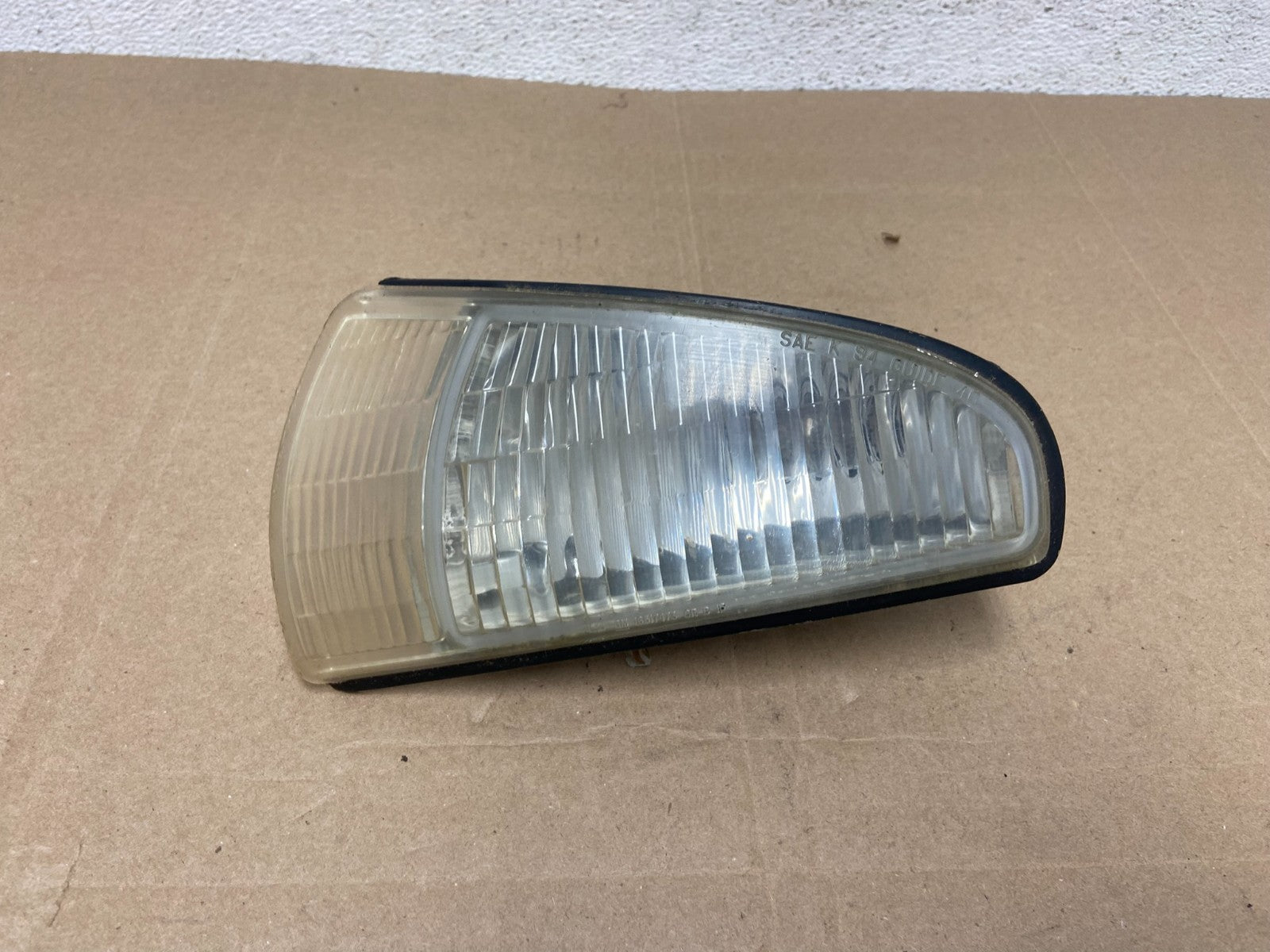 1995 to 1999 Buick Riviera Left Driver Side Turn Signal Headlight AE48590