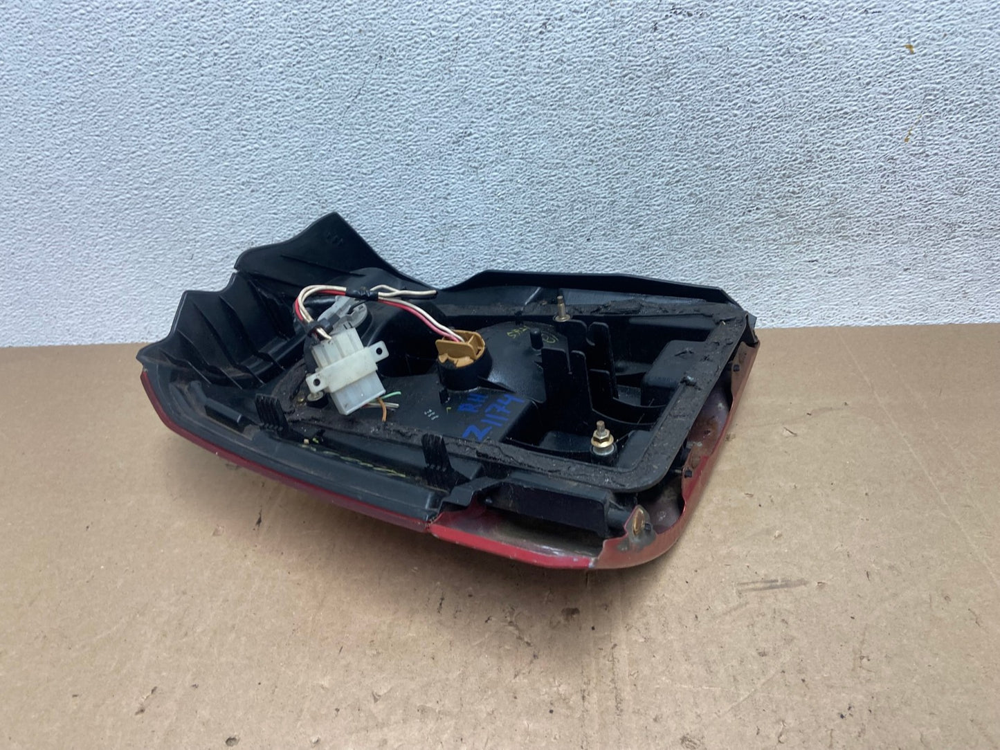 2001 - 2002 Subaru Forester Right Passenger RH Side Tail Light AE6067 LK7