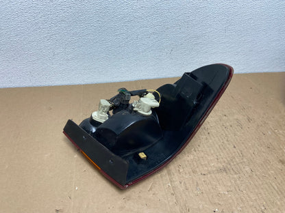2000-2002 Saturn SL S-Series Right Passenger RH Side Tail Light OEM AB8005 LK5