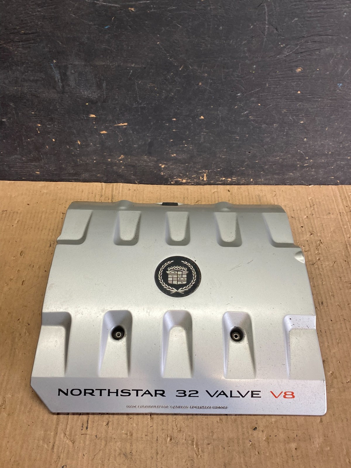2001 to 2004 Cadillac Deville Seville Northstar Engine Motor Cover Q0306 DG0