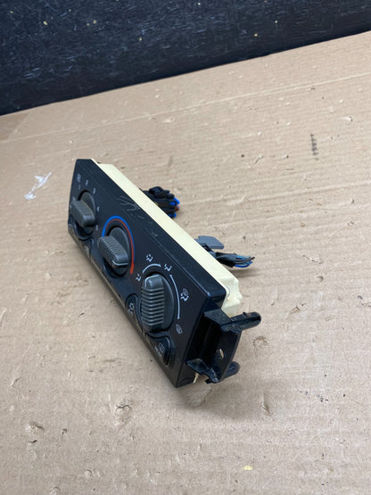1999-2001 Chevrolet Tahoe AC Climate Control HVAC Rear Window Defogger AG5267 DG2