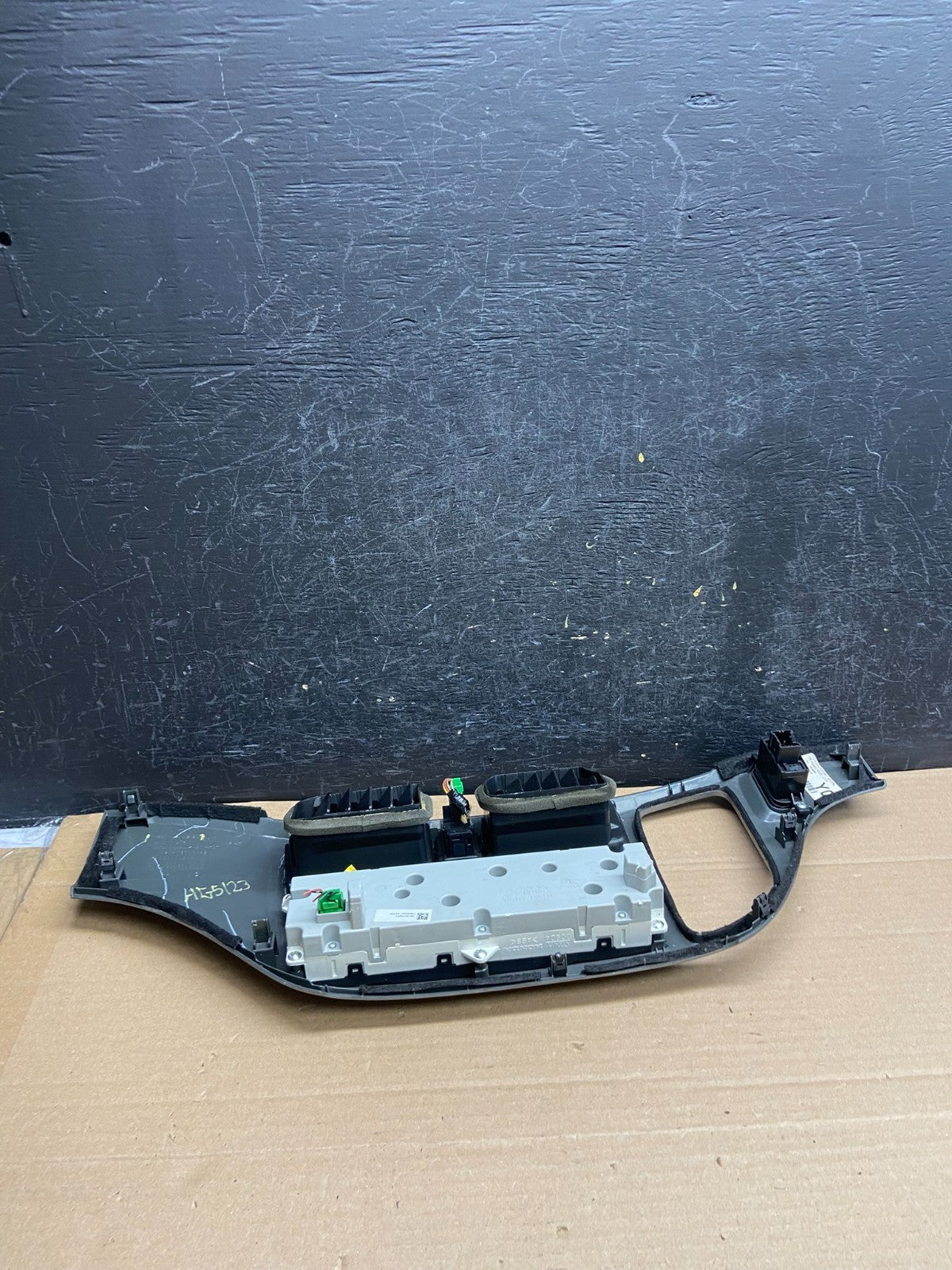 2005 to 2010 Honda Odyssey Radio Climate Control Dash Trim Bezel AG5123 DG4