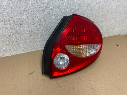 2000 to 2001 Nissan Maxima Right Passenger Rh Side Tail Light OEM M7864 DW2