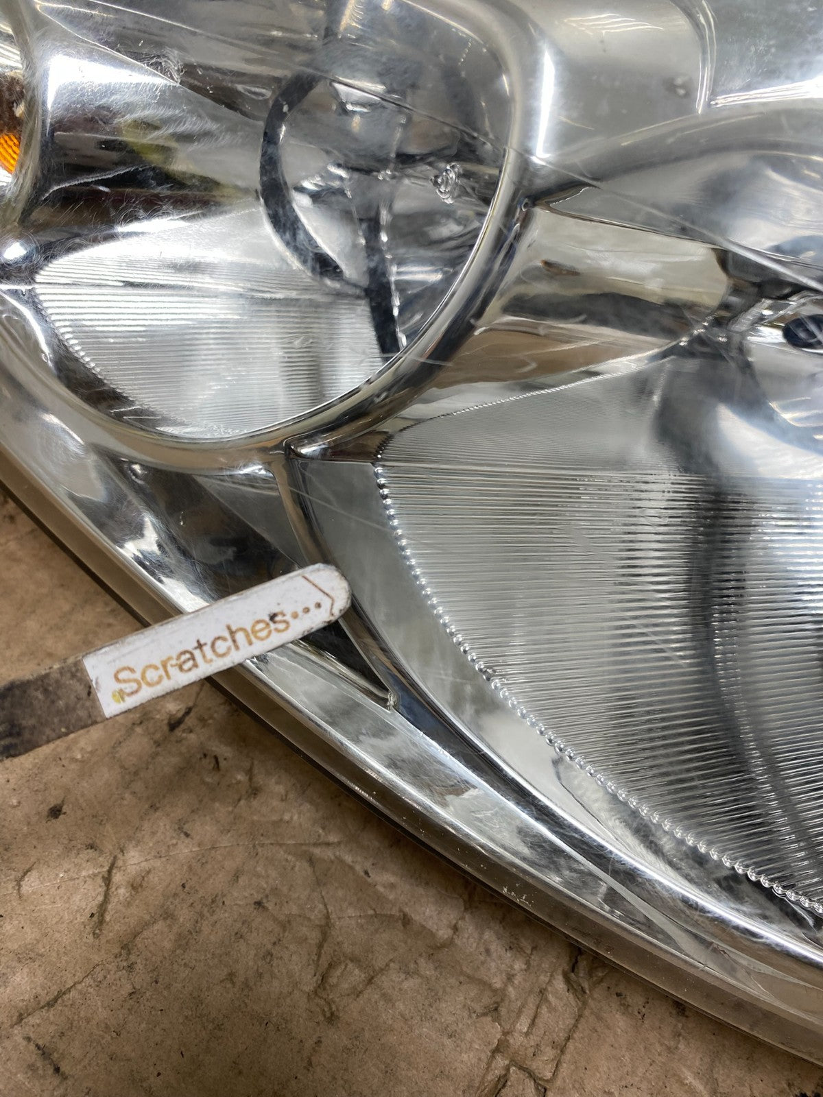 2006 - 2013 Chevrolet Impala Left Driver LH Headlight Halogen AI7999 DW3
