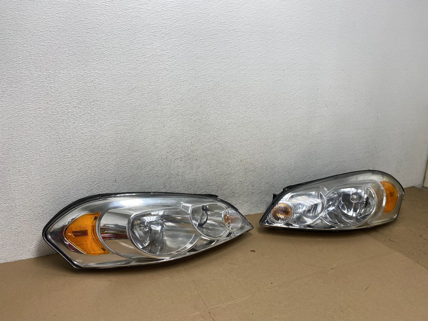 2006 - 2013 Chevrolet Impala Left+Right Set Headlights Halogen AF4370 DW2