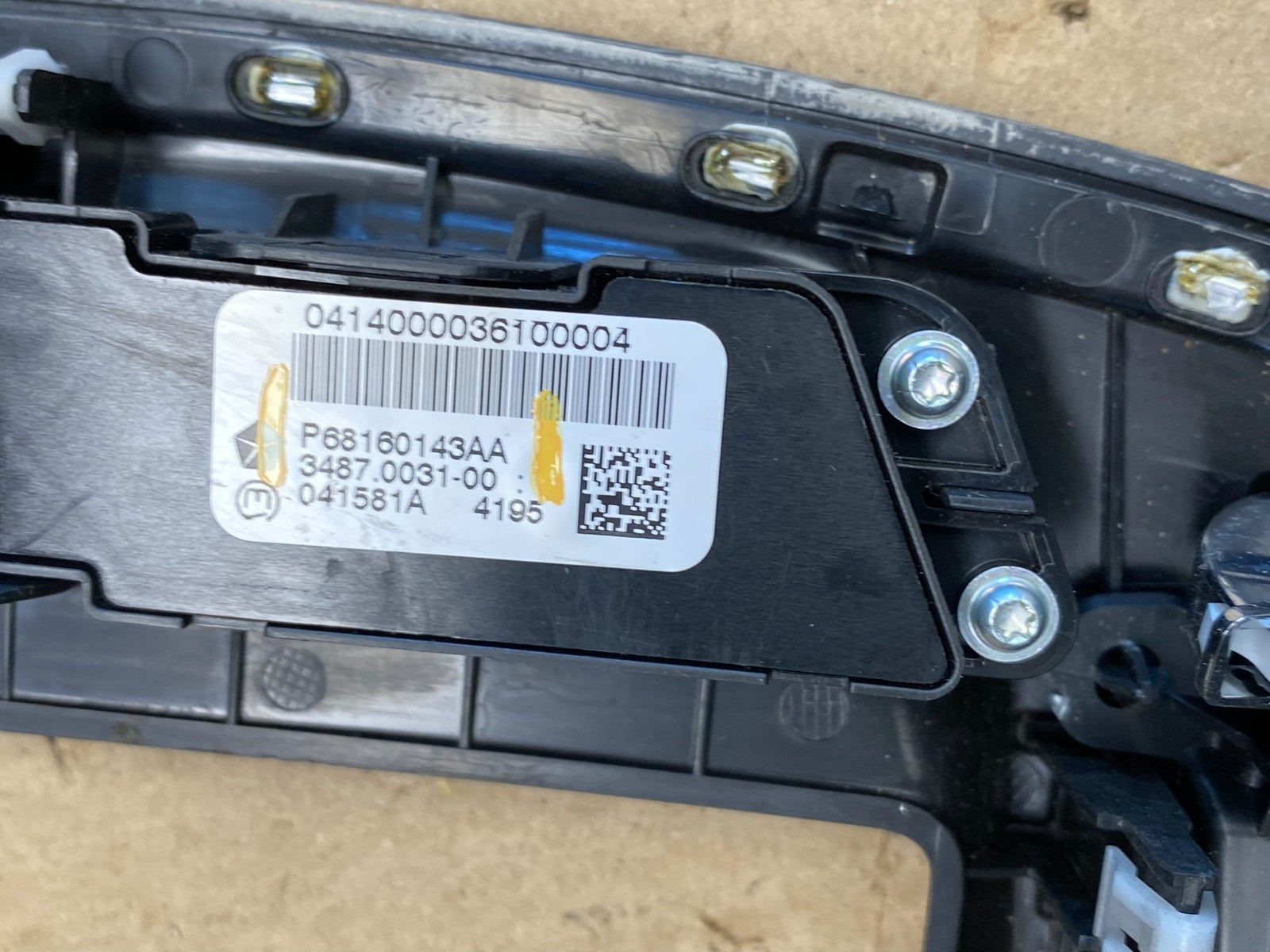 2015 to 2016 Chrysler 200 Radio Dash Bezel Trim Vent Hazard Panel AC4568 DG5