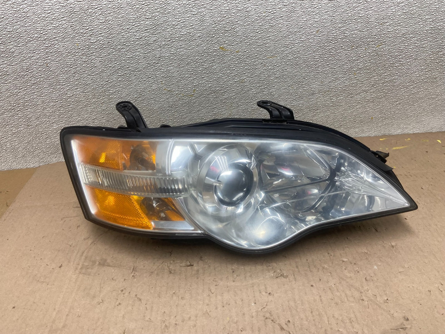 2006 to 2007 Subaru Legacy Right Passenger RH Side Headlight AA0575 DW0