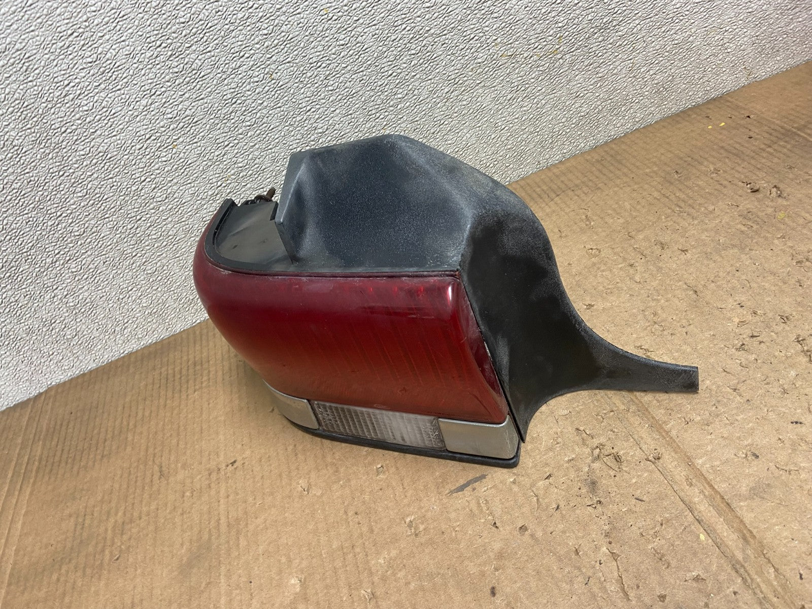 1990 to 1993 Lincoln Continental Left Driver LH Side Tail Light AA6700 DG1