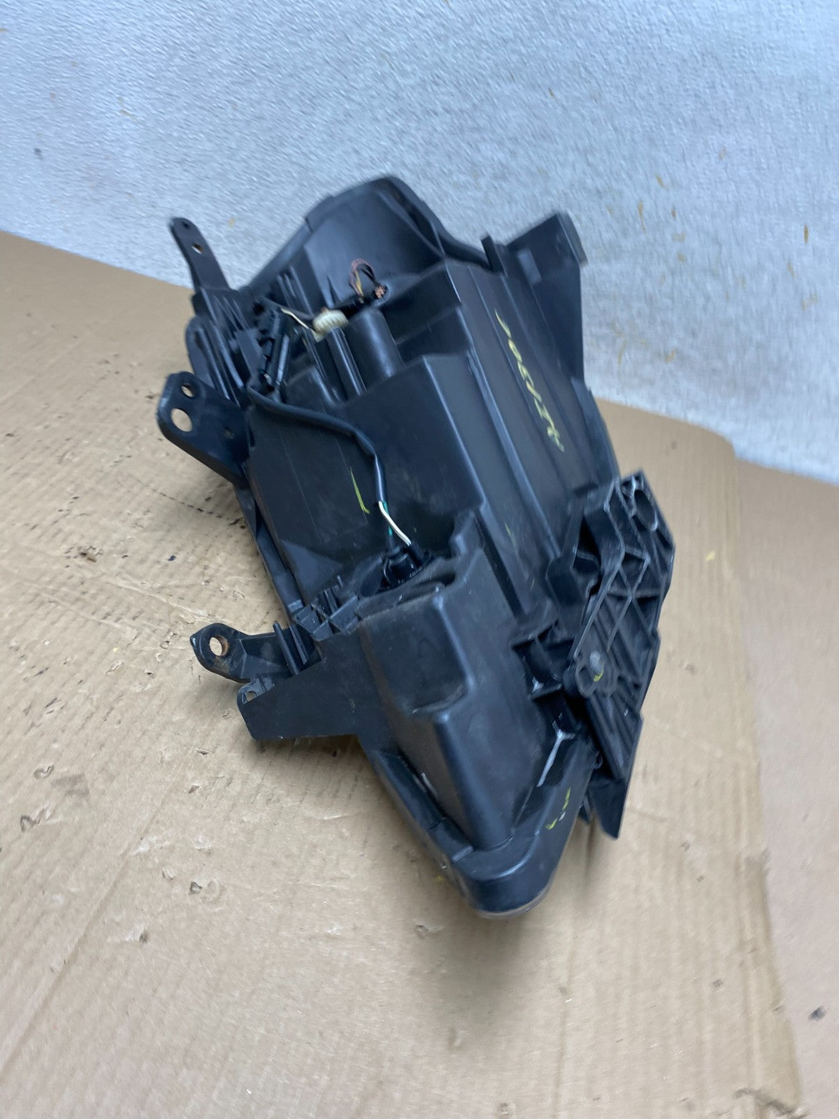 2008 to 2012 Nissan Versa Headlight Right Passenger Rh Side AI1306 DW8