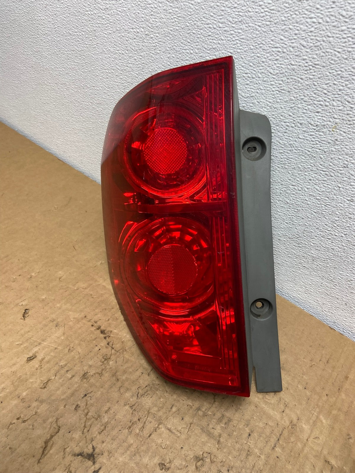 2003 2004 2005 Honda Pilot Left Driver LH Side Tail Light AC8220 LK1