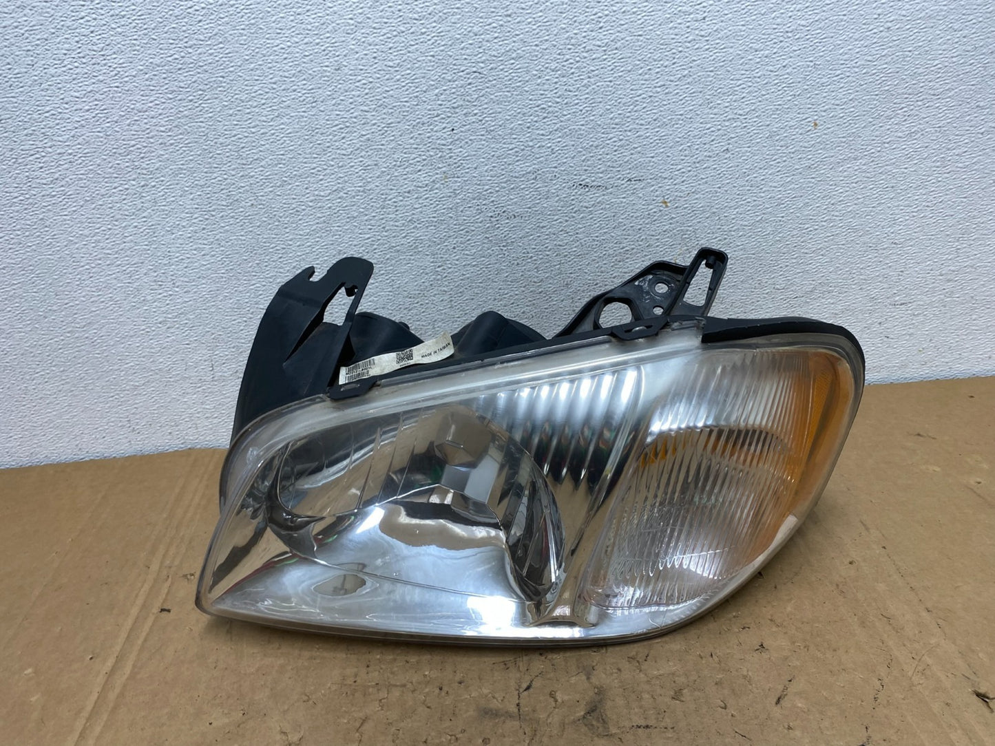 2001 to 2004 Mazda Tribute Left Driver Lh Side Halogen Headlight AD3295 DW0