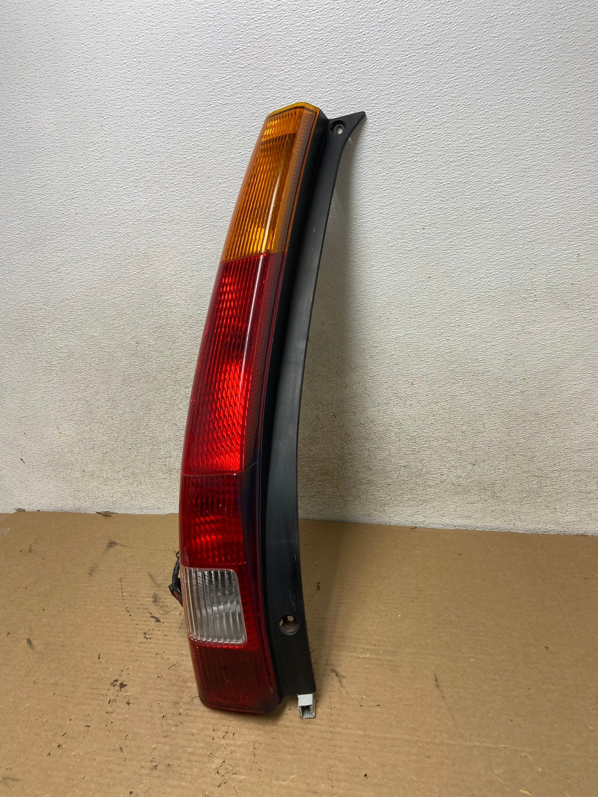 2002 2003 2004 Honda Crv Cr-v Left Driver Lh Tail Light AH4256 LK2