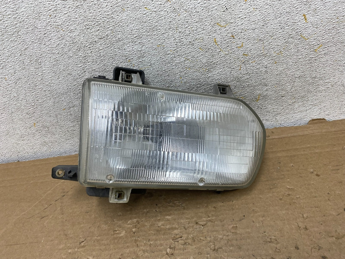 1996-1998 Nissan Pathfinder Right Passenger Side Headlight ah9164 DG0