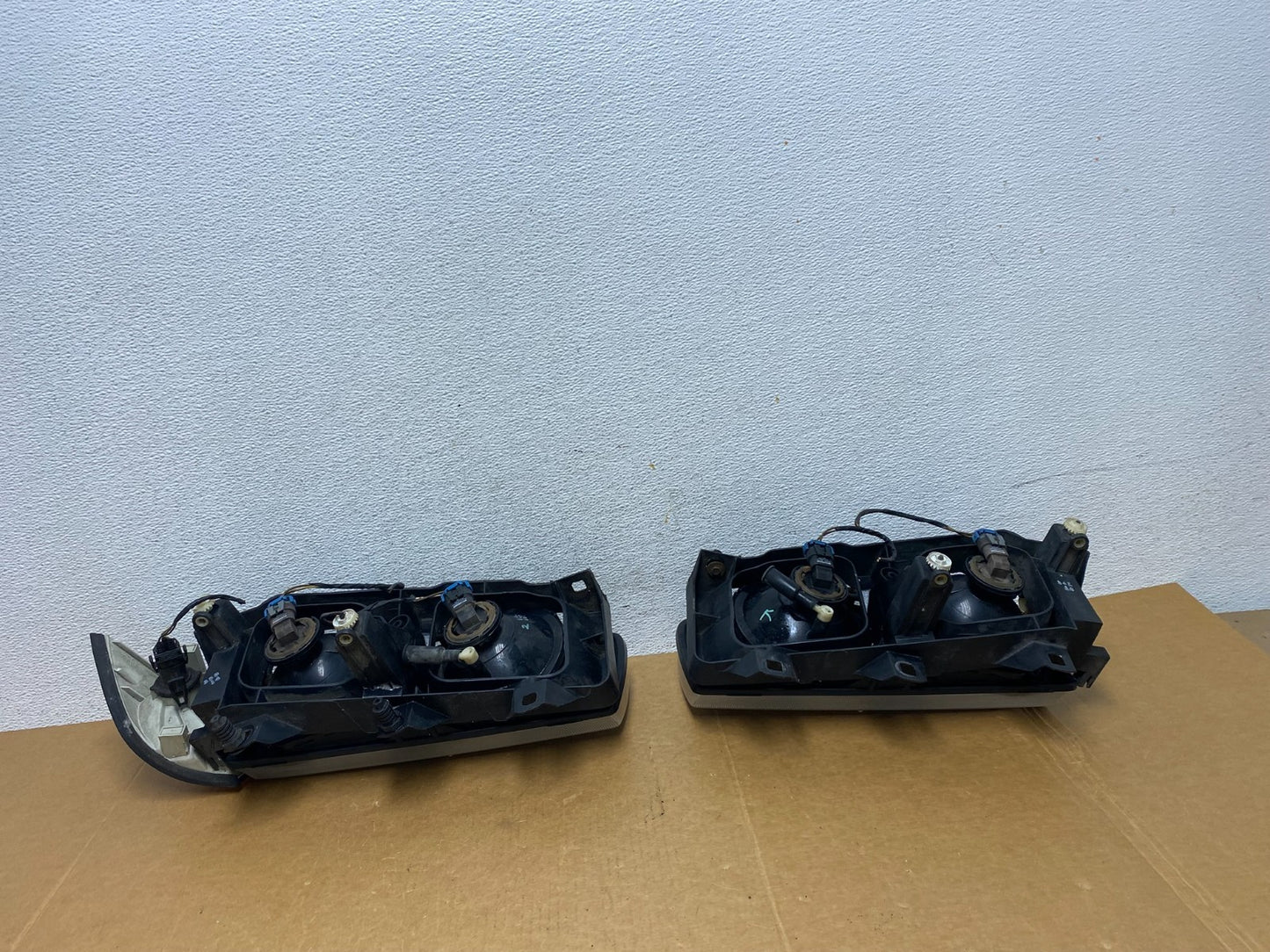 1994 to 1999 Bmw E36 318i 328i Left+Right Halogen Headlights AD8936 DW8