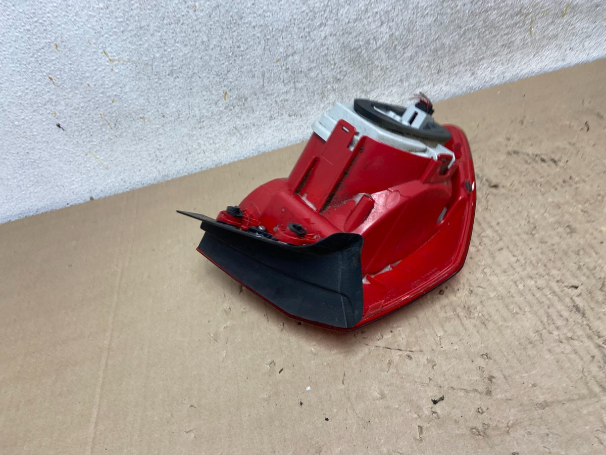 2012 to 2015 Volkswagen Passat Right Passenger Rh Side Tail light AI2530 LK3