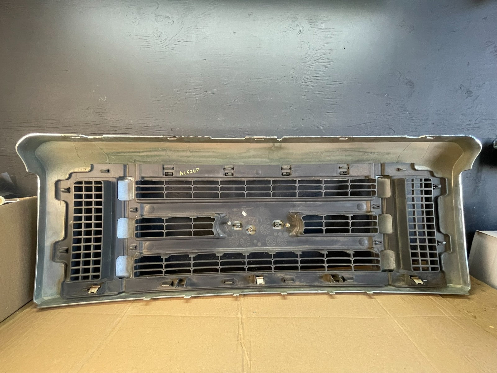2008 to 2014 Ford Econoline E150 E250 Front Upper Chrome Grill Grille ac5267 DG7