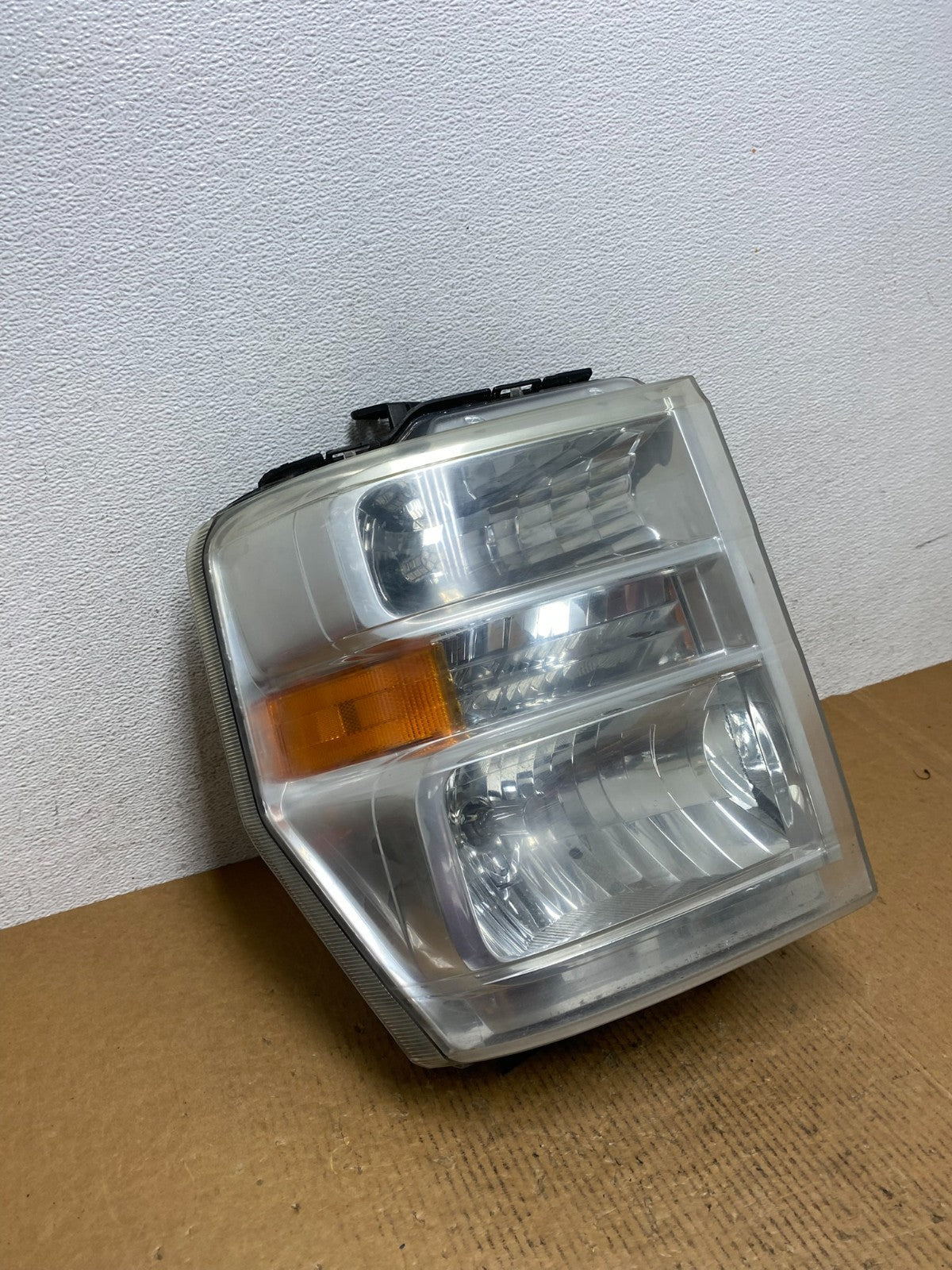 2008-2014 Ford Econoline E150 E250 E350 Right Passenger Headlight AE0307 DW2
