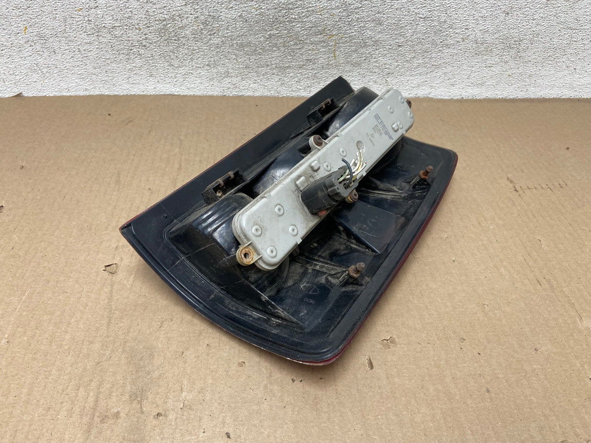 2002 to 2006 Dodge Ram 1500 Left Driver side Tail Light AH5711 LK6
