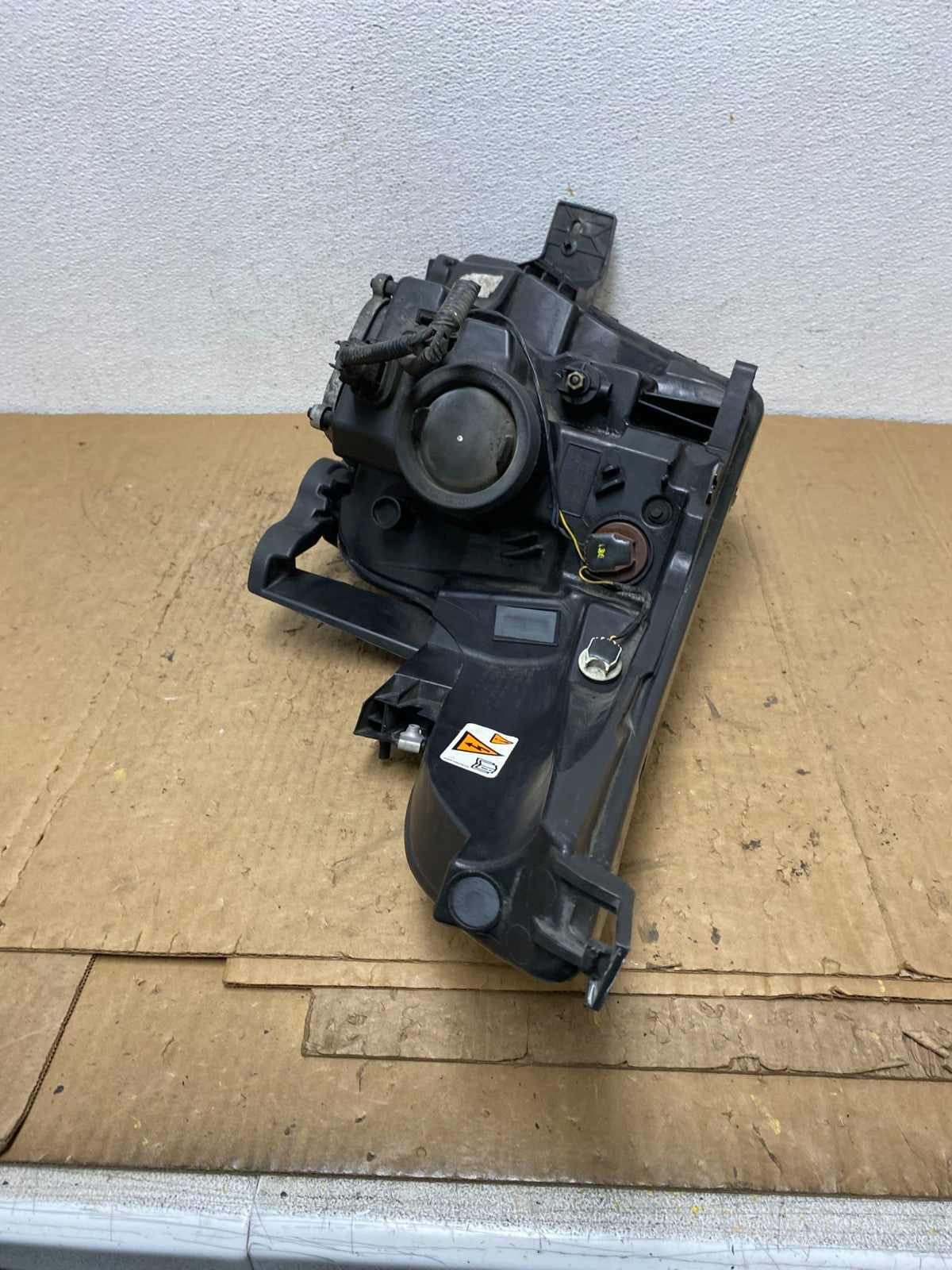 2011 to 2015 Ford Explorer Right Passenger Xenon Headlight AD0712 DW7