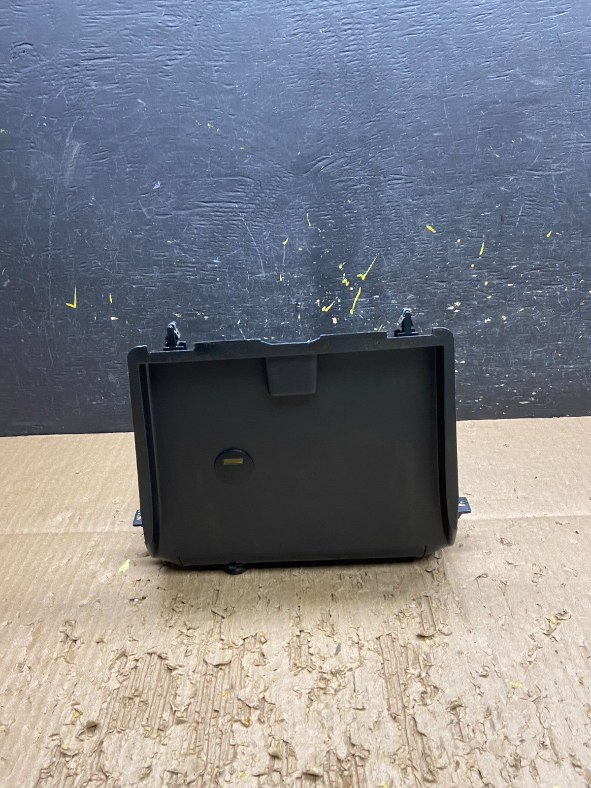 2006 - 2008 Honda Pilot Center Front Heated Seats Power Outlet Bezel v7825 DG4