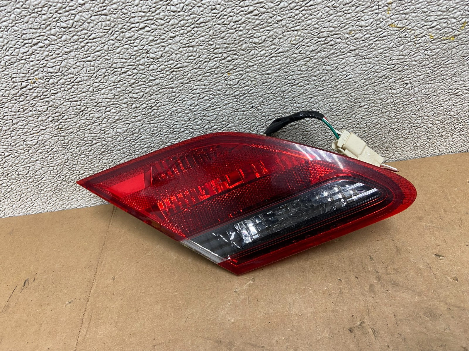 2005-2010 Toyota Avalon Left Driver LH Side Tail Light Inner Oem Z7868 DW0
