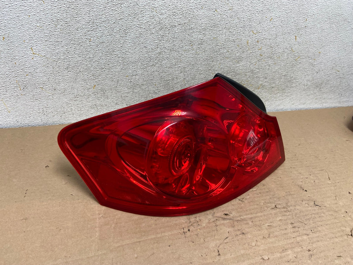 2007 to 2013 Infiniti G35 G37 Sedan Left Driver LH Side Tail Light AI0879 LK2