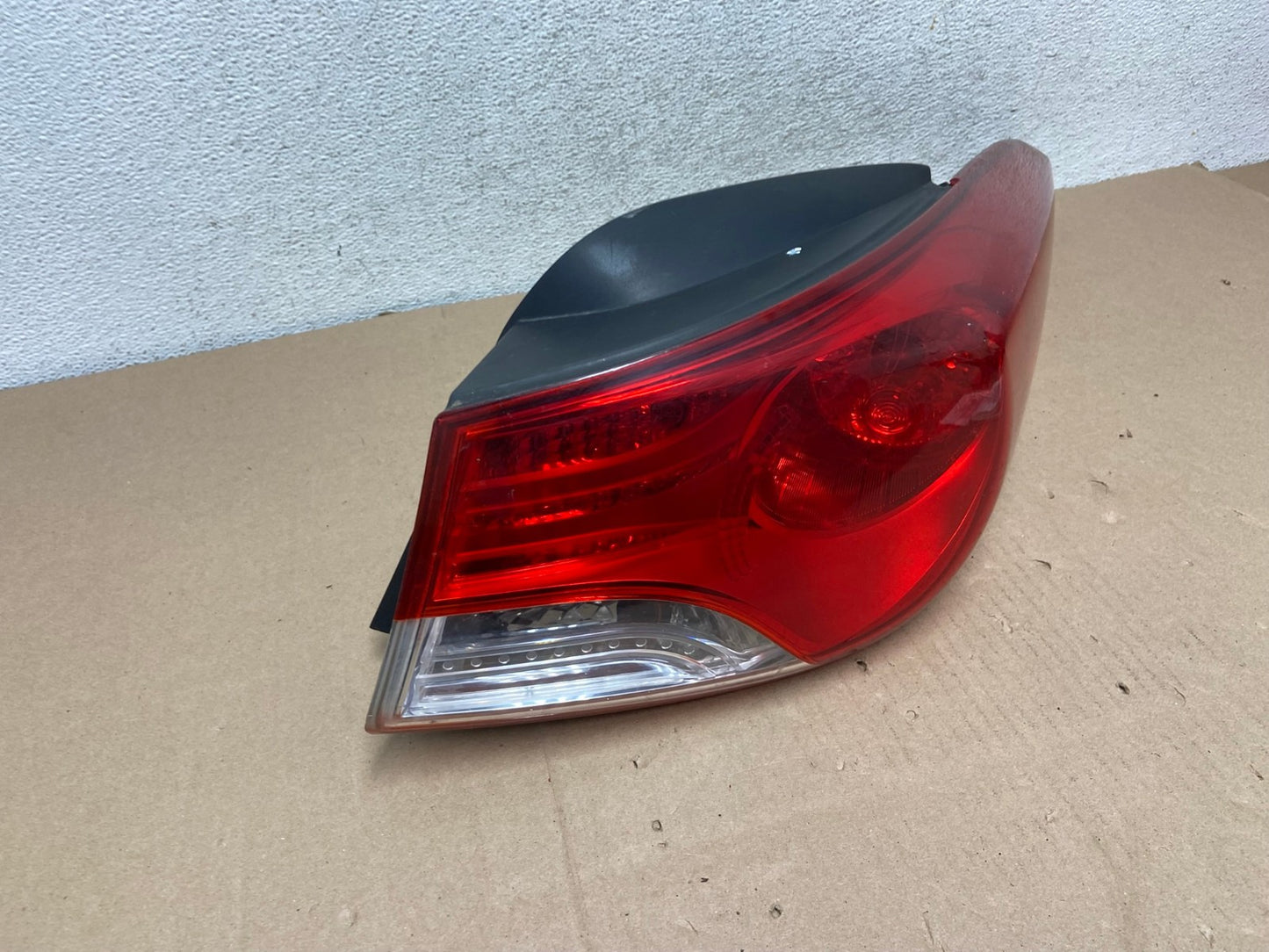 2011 2012 2013 Hyundai Elantra Sedan Right Passenger Tail Light AG6644 LK2