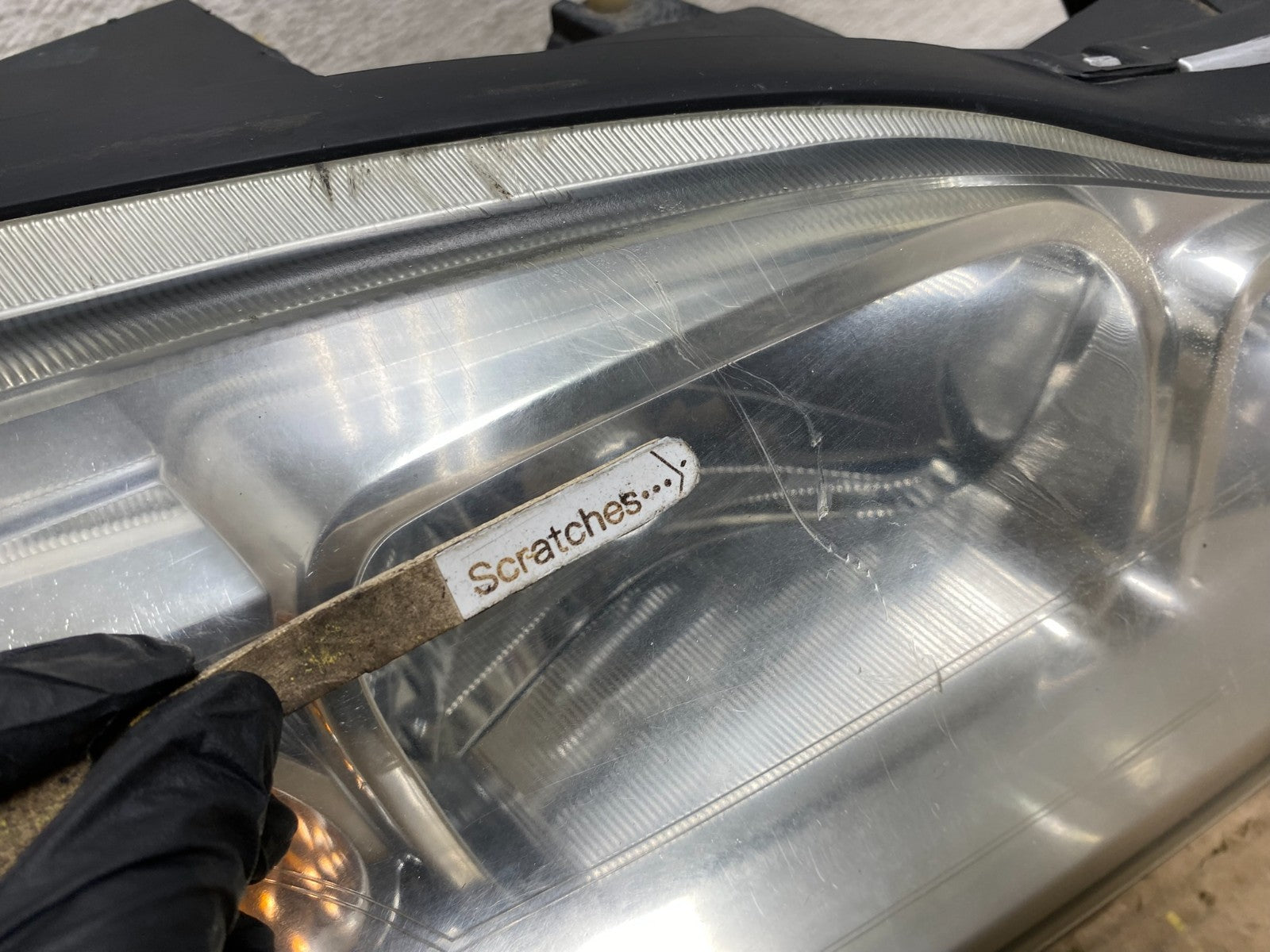 2006 to 2007 Saturn Vue Headlight Right Passenger Side Halogen AG9297 DW3