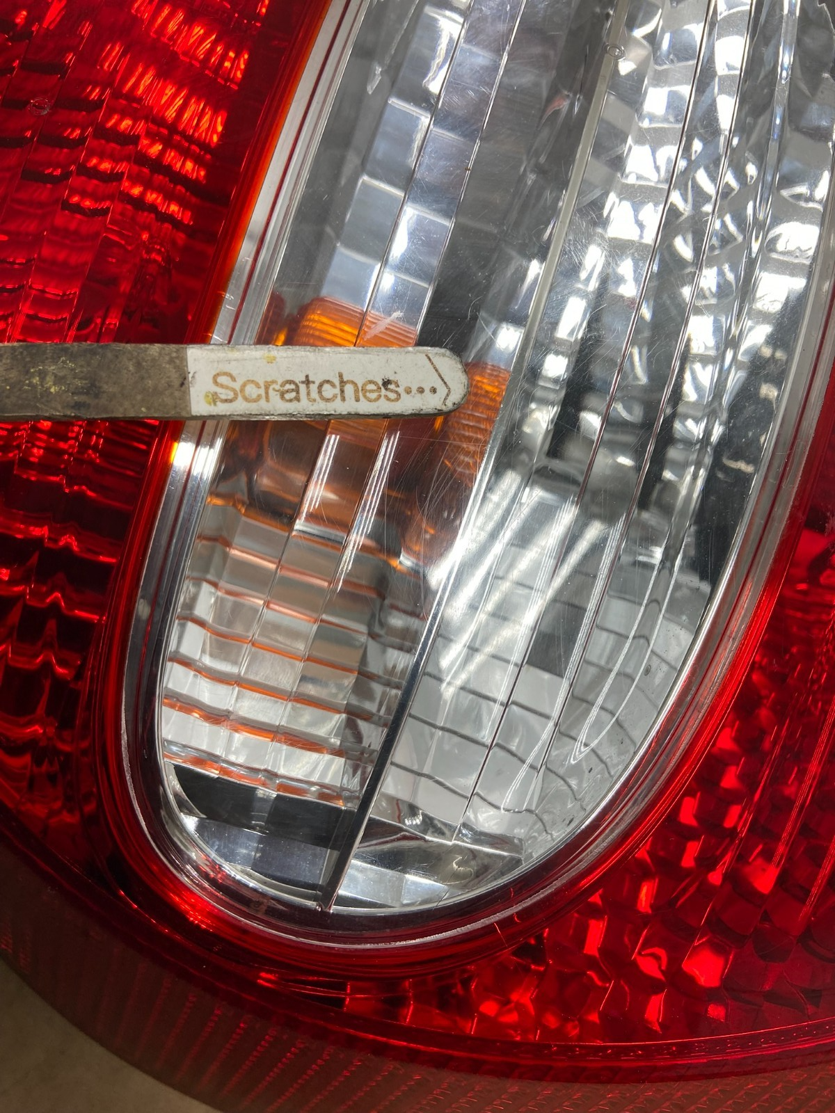 2002 2003 2004 Toyota Camry Left Driver LH Side Tail Light AI8927 LK3