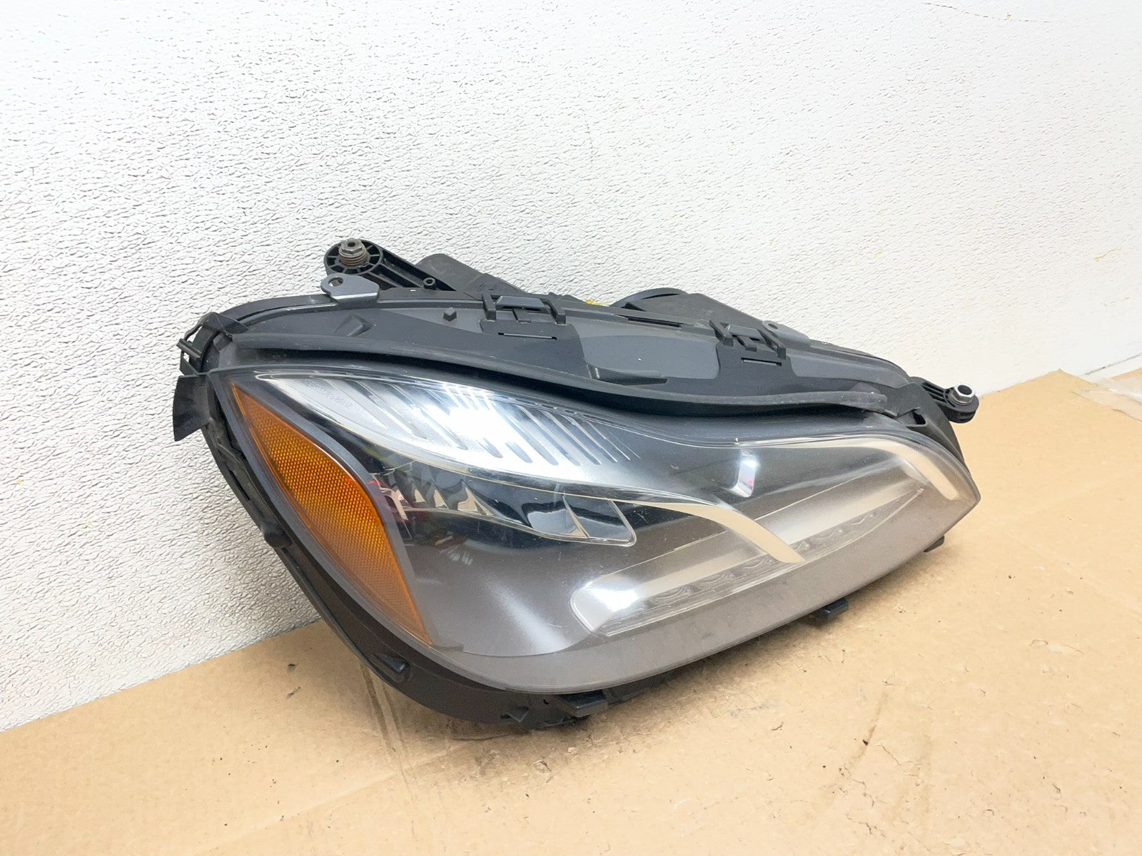 2014 2015 2016 Mercedes W212 E E300 E400 Right Passenger LED Headlight Y8910 DW2