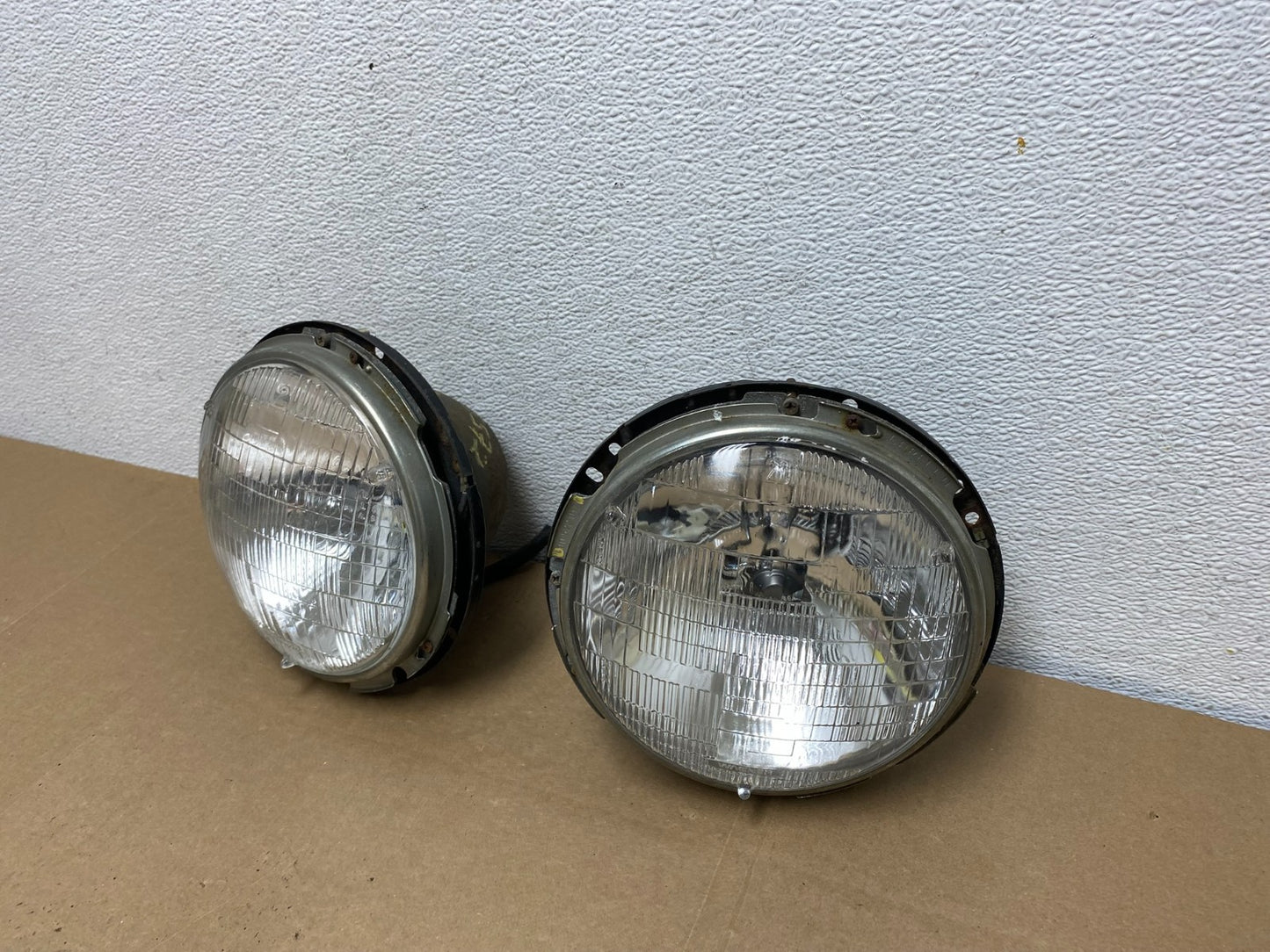 Alfa Romeo 105 Left+Right Set Side Halogen Headlight AC5572 DG1