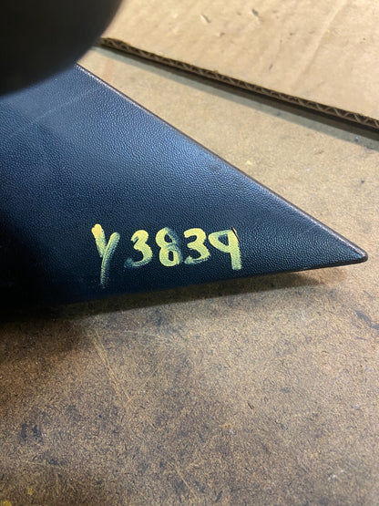 1999 - 2006 Chevrolet Silverado Suburban Right Door Mirror OEM Y3839 MS9