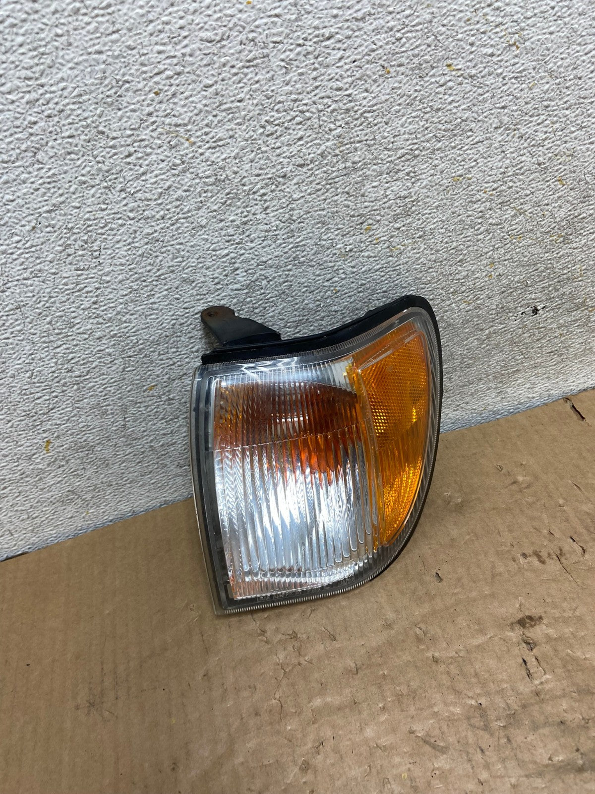 1999 - 2004 Nissan Pathfinder Front Left Driver Turn Signal AI8142 LK2