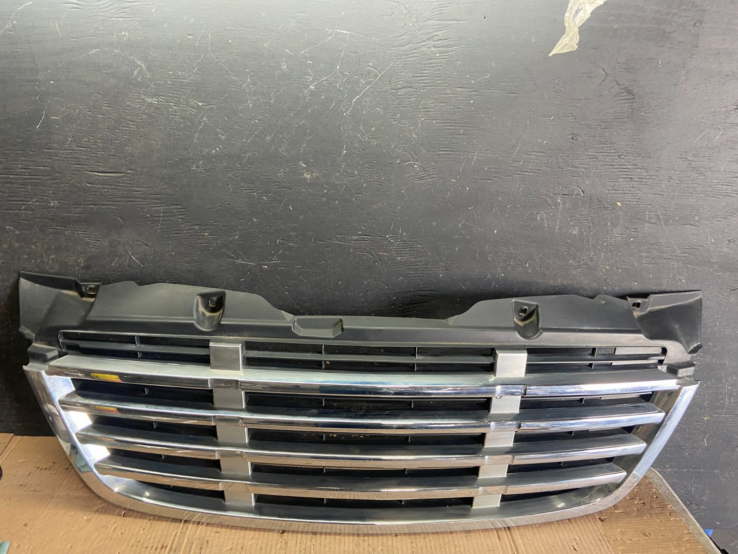 2009 to 2011 Freightliner Sprinter Front Upper Chrome Grill Grille p8626 DG0