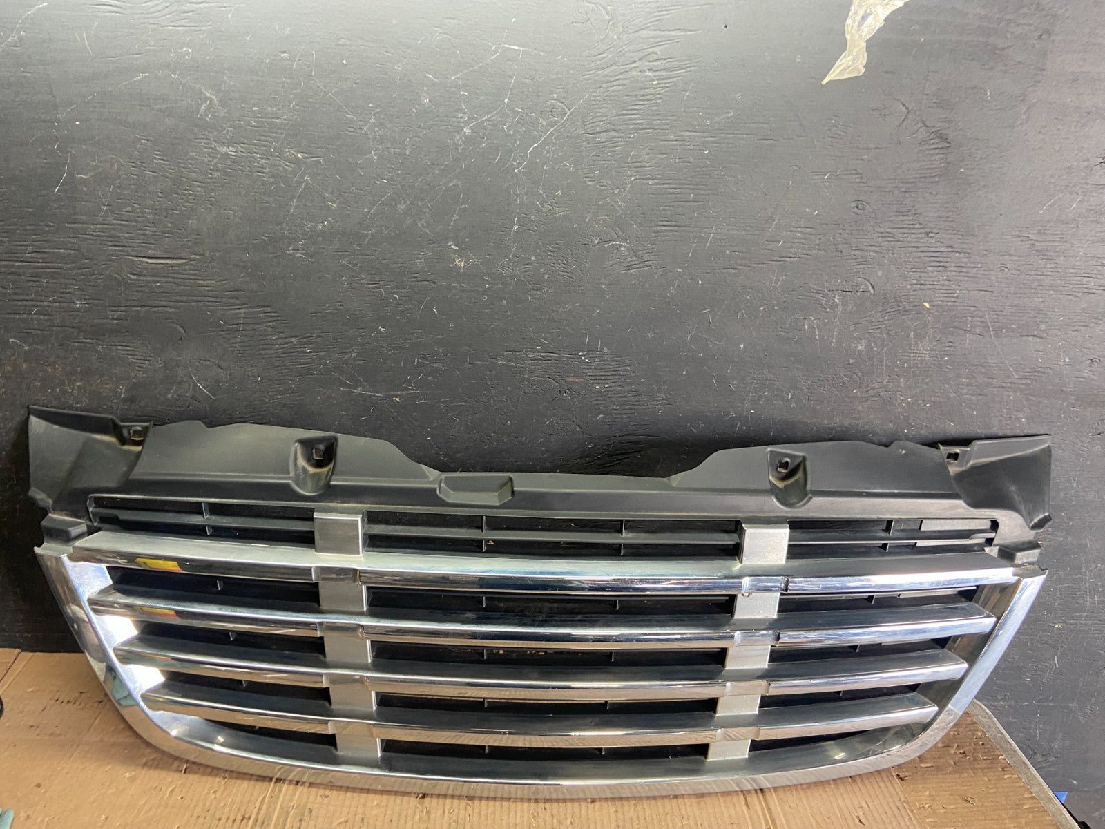 2009 to 2011 Freightliner Sprinter Front Upper Chrome Grill Grille p8626 DG0