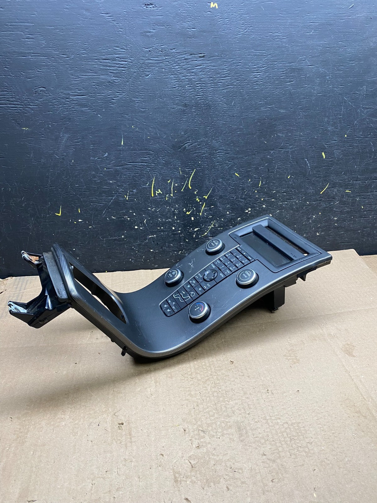2006-2013 Volvo C70 Center Console Radio Control Panel Bezel OEM Z0008 DG4