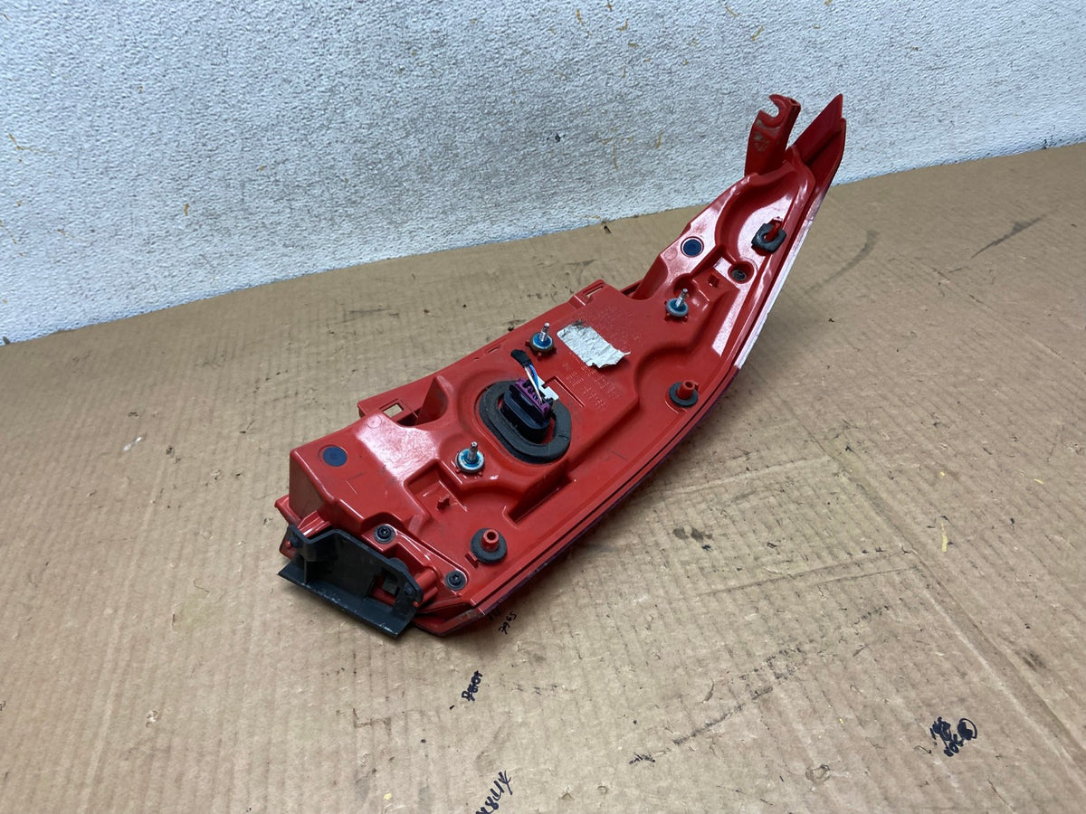 2013 to 2018 Cadillac Ats Left Driver LH Side Tail Light AI8039 LK4