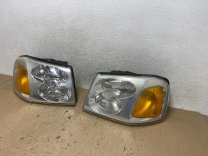 2002 to 2009 Gmc Envoy Left+Right Set Headlights Halogen AH5964 DW2