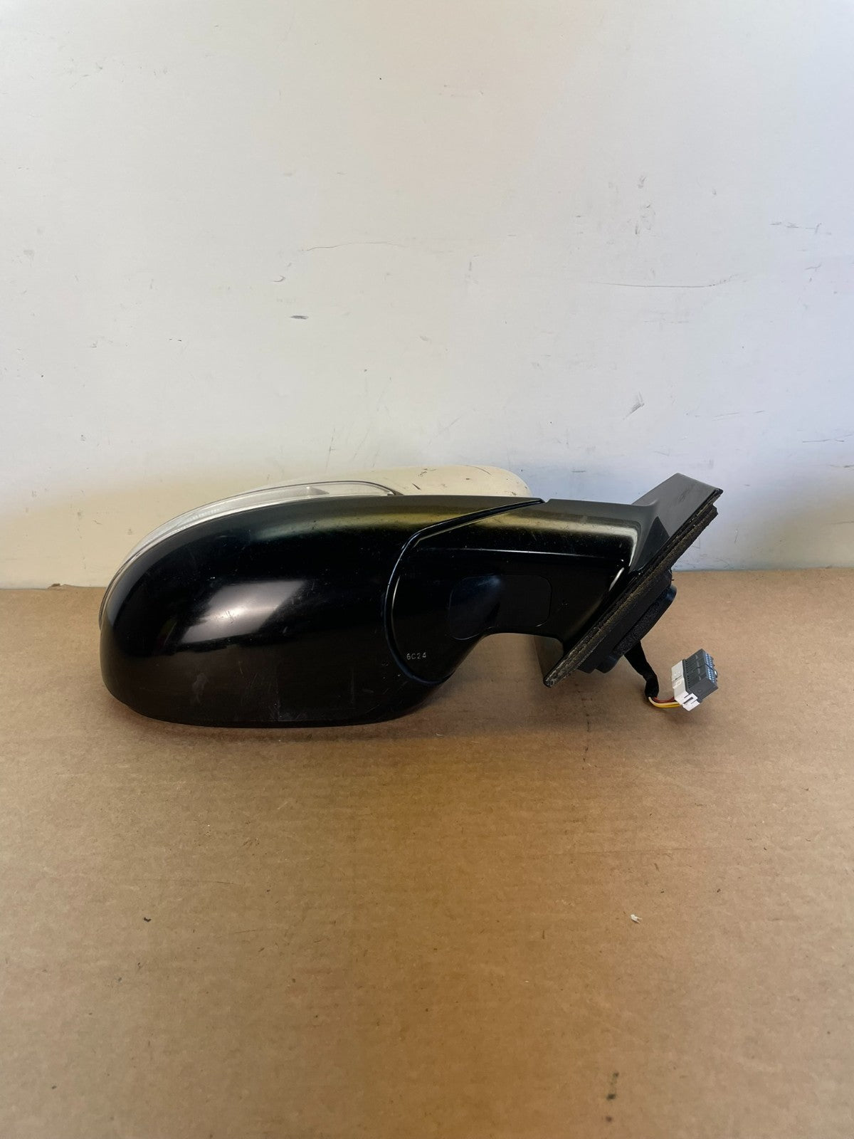 2016 to 2020 Kia Sorento Right Passenger Door Mirror Turn Signal af8629 DG3