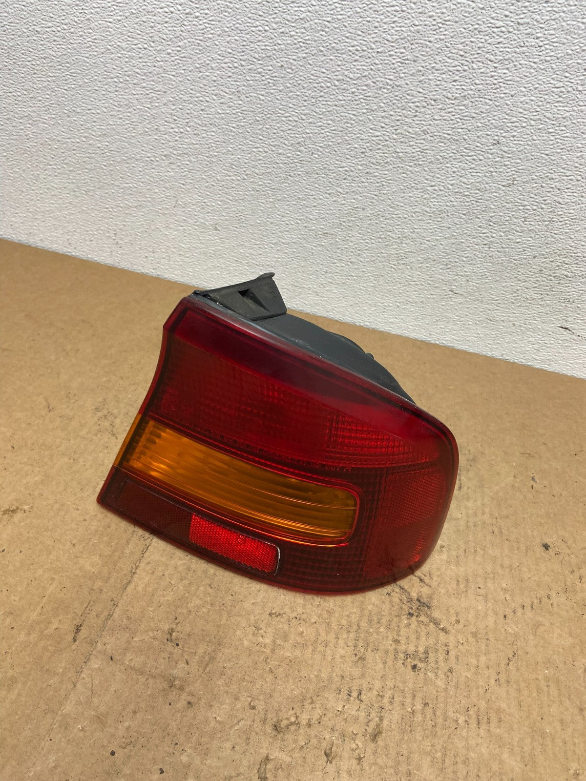2000 to 2004 Subaru Legacy Right Passenger Rh Side Tail Light AC3217 DW0