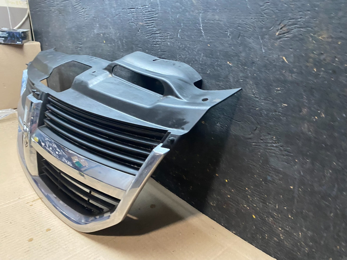 2009 to 2010 Dodge Journey Chrome Front Upper Grill Grille OEM X3056 DG1
