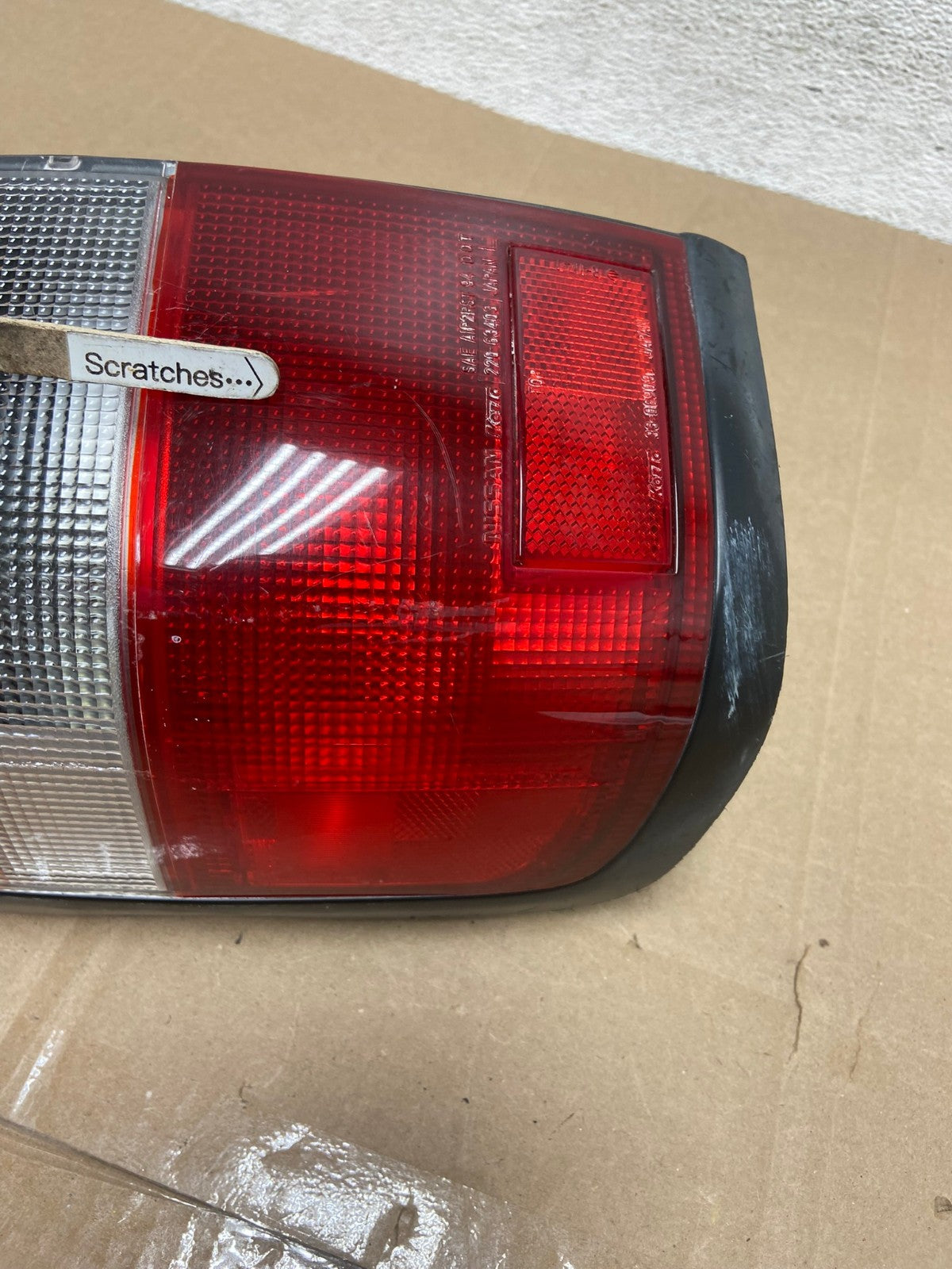 1996 - 1998 Nissan Pathfinder Left Driver LH Side Tail light AE4881 LK3